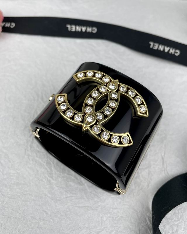 Chanel bracelet 1lyx8